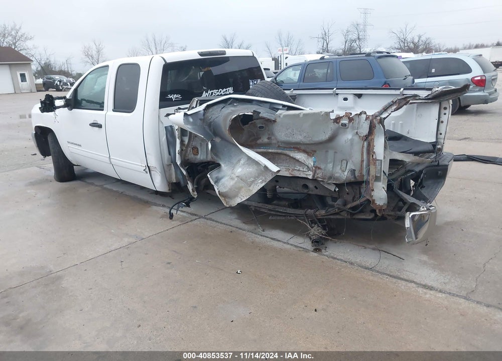 2013 CHEVROLET SILVERADO 1500 LT VIN: 1GCRKSE70DZ205340