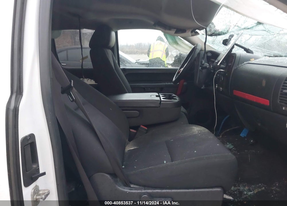2013 CHEVROLET SILVERADO 1500 LT VIN: 1GCRKSE70DZ205340