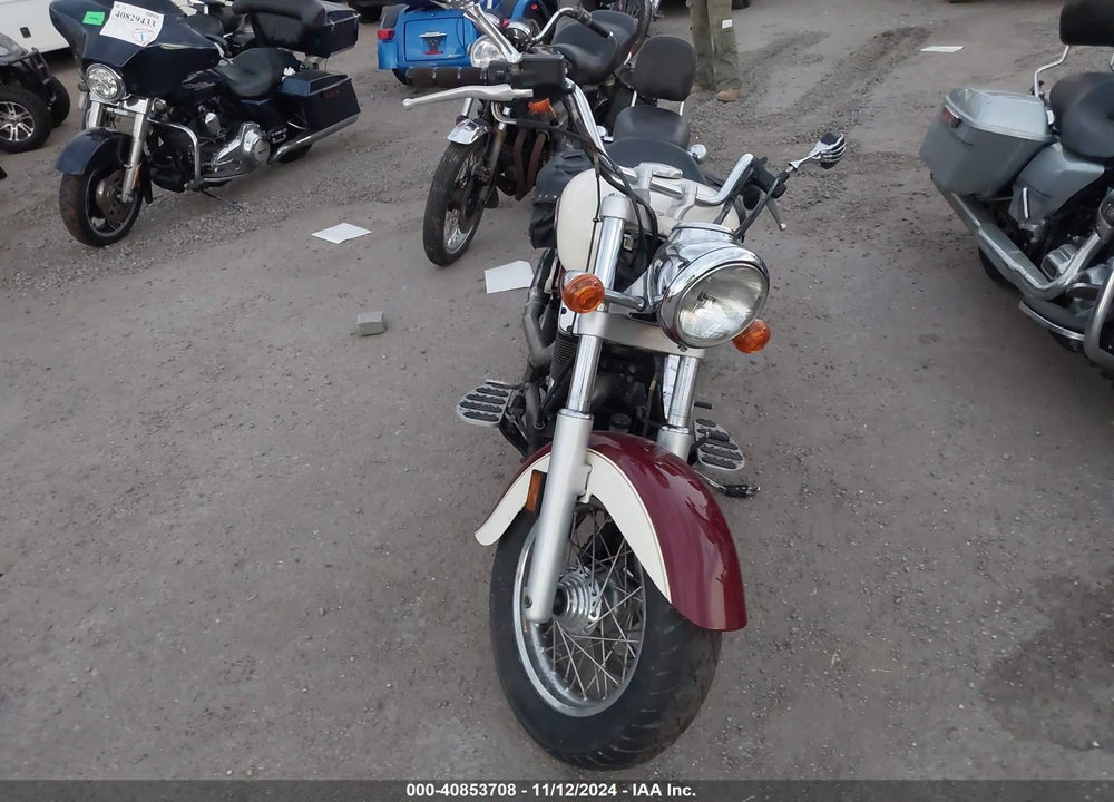 2001 VICTORY MOTORCYCLES V92 C DELUXE VIN: 5VPCD15D213002627