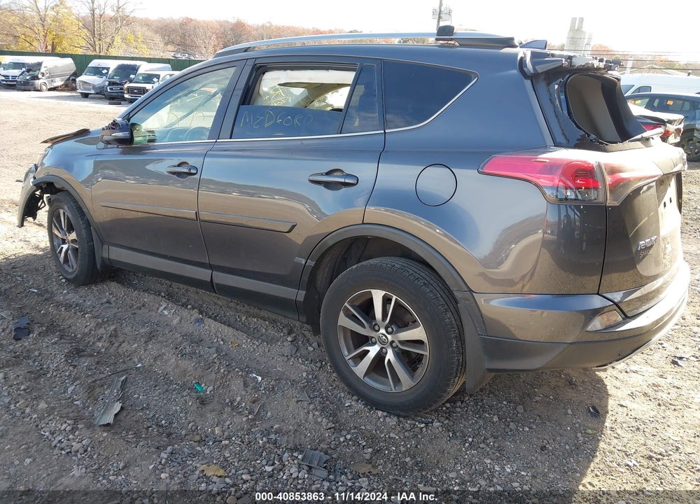 2018 TOYOTA RAV4 ADVENTURE/XLE VIN: JTMRFREV4JJ253493