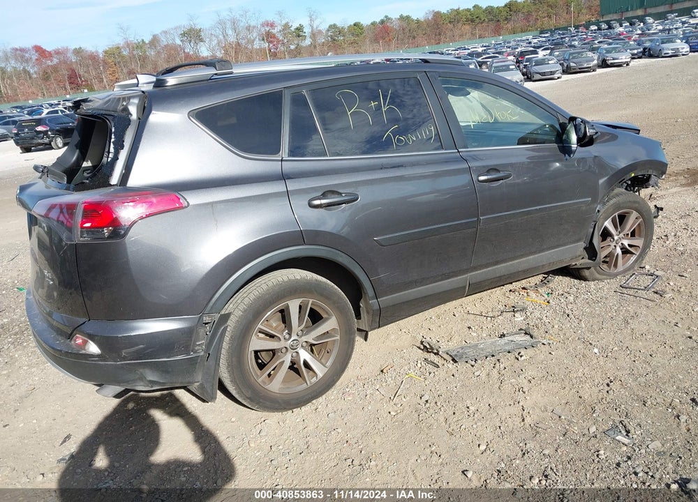 2018 TOYOTA RAV4 ADVENTURE/XLE VIN: JTMRFREV4JJ253493