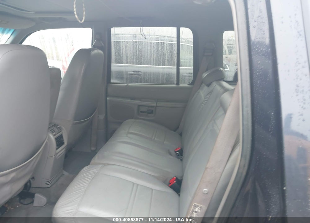 2000 FORD EXPLORER XLT VIN: 1FMZU73E9YZC53610