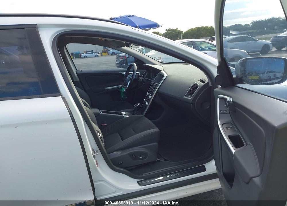 2015 VOLVO XC60 T5 VIN: YV4612RJ6F2697859