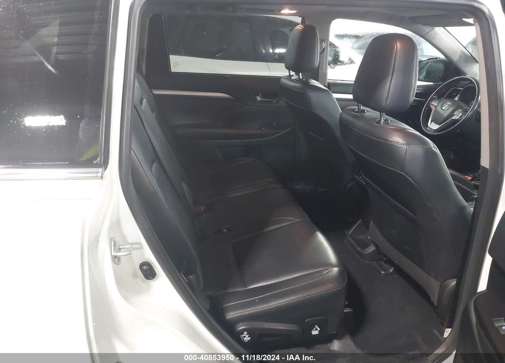 2018 TOYOTA HIGHLANDER XLE VIN: 5TDJZRFH5JS881093