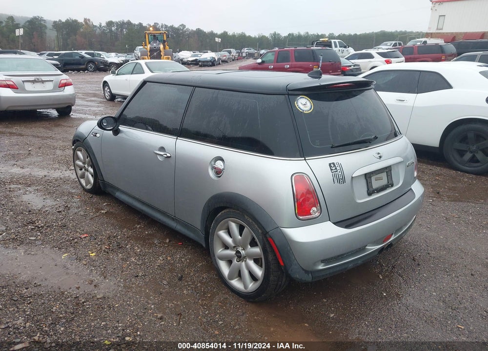 2006 MINI COOPER S VIN: WMWRE33516TL21373
