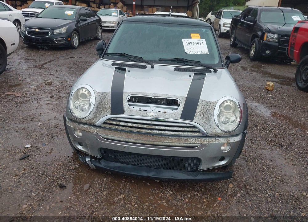 2006 MINI COOPER S VIN: WMWRE33516TL21373