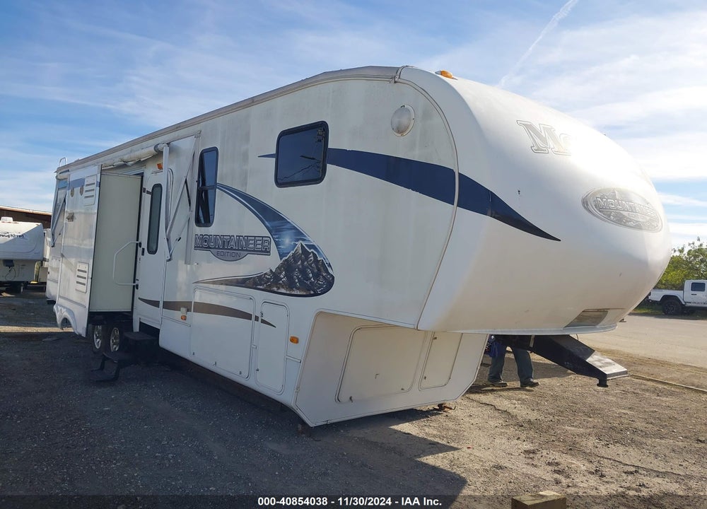 2011 KEYSTONE OTHER VIN: 4YDF3462XBR730477