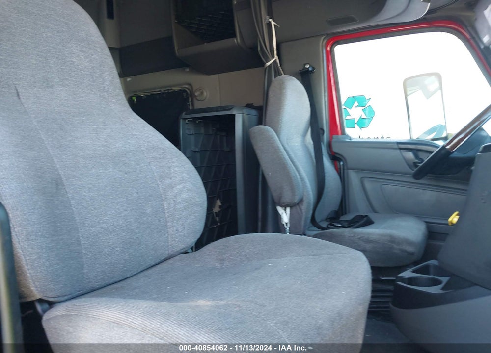 2018 INTERNATIONAL LT VIN: 3HSDZAPR8JN097739