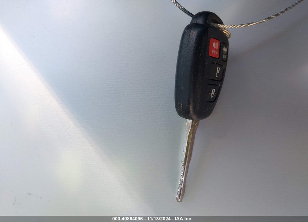 2019 TOYOTA COROLLA LE VIN: 5YFBURHE2KP949964