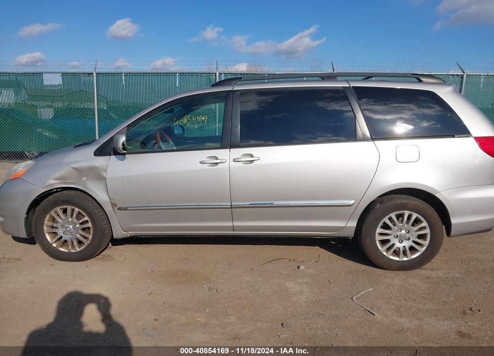 2008 TOYOTA SIENNA XLE/XLE LIMITED VIN: 5TDBK22C68S015908