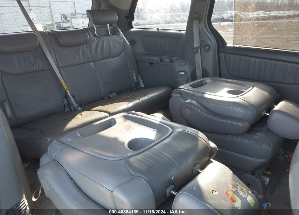 2008 TOYOTA SIENNA XLE/XLE LIMITED VIN: 5TDBK22C68S015908