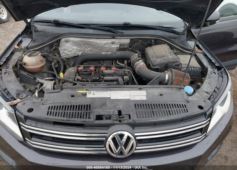 2016 VOLKSWAGEN TIGUAN S VIN: WVGBV7AX5GW592335