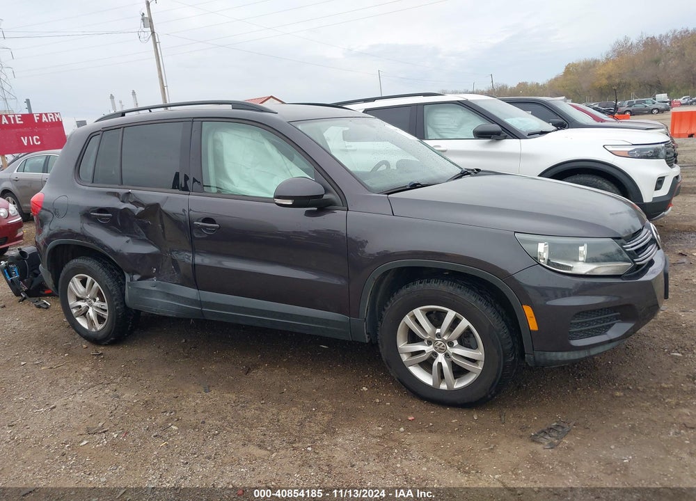2016 VOLKSWAGEN TIGUAN S VIN: WVGBV7AX5GW592335