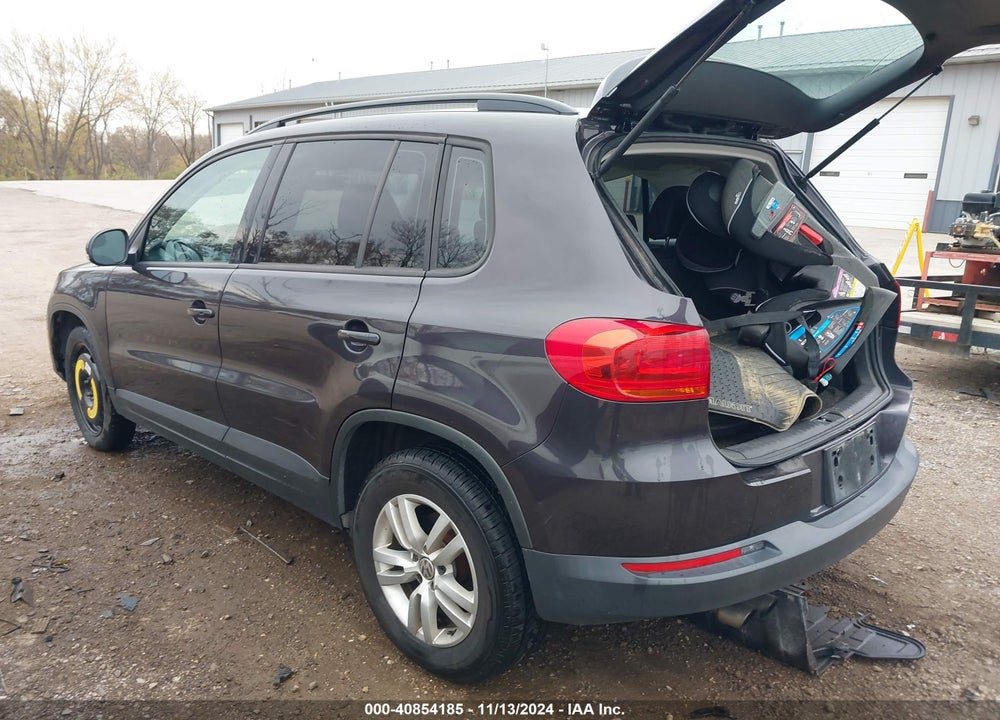 2016 VOLKSWAGEN TIGUAN S VIN: WVGBV7AX5GW592335