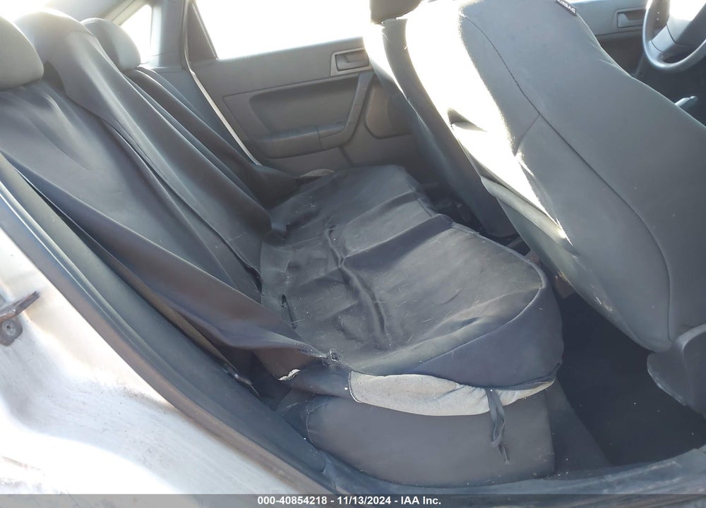 2010 FORD FOCUS SE VIN: 1FAHP3FN8AW198592