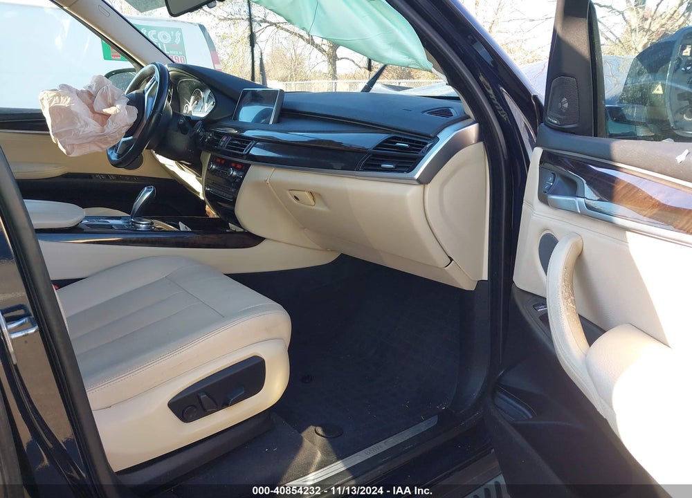 2016 BMW X5 VIN: 5UXKR0C54G0S84828