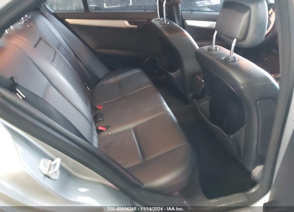 2013 MERCEDES-BENZ C 250 LUXURY/SPORT VIN: WDDGF4HB1DR295496