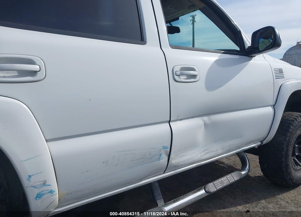 2004 CHEVROLET TAHOE LT VIN: 1GNEK13T14R188063