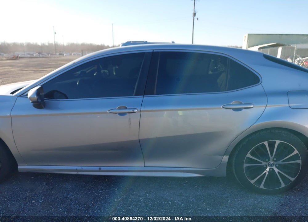 2018 TOYOTA CAMRY SE VIN: JTNB11HK7J3012482