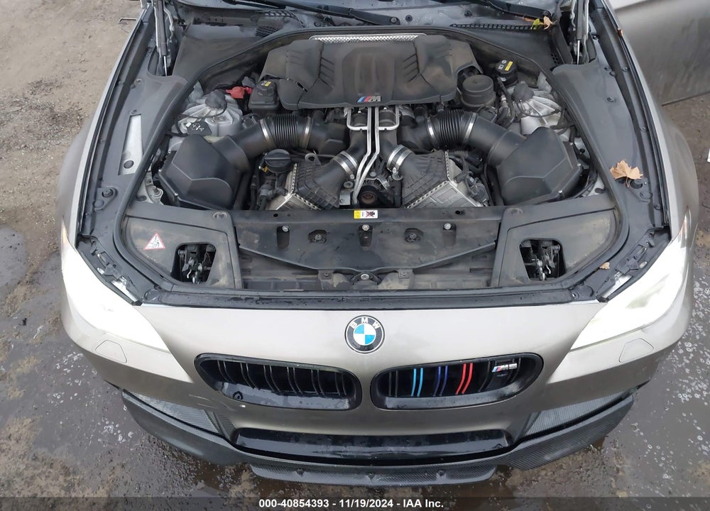 2015 BMW M5 VIN: WBSFV9C57FD594670
