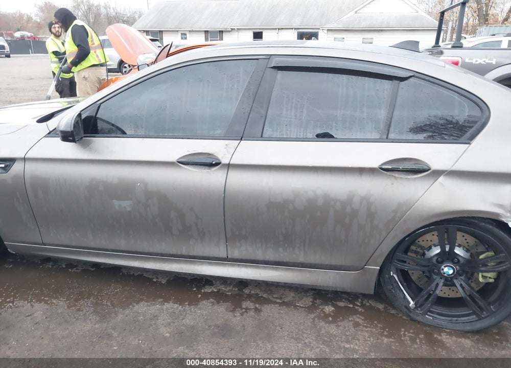 2015 BMW M5 VIN: WBSFV9C57FD594670