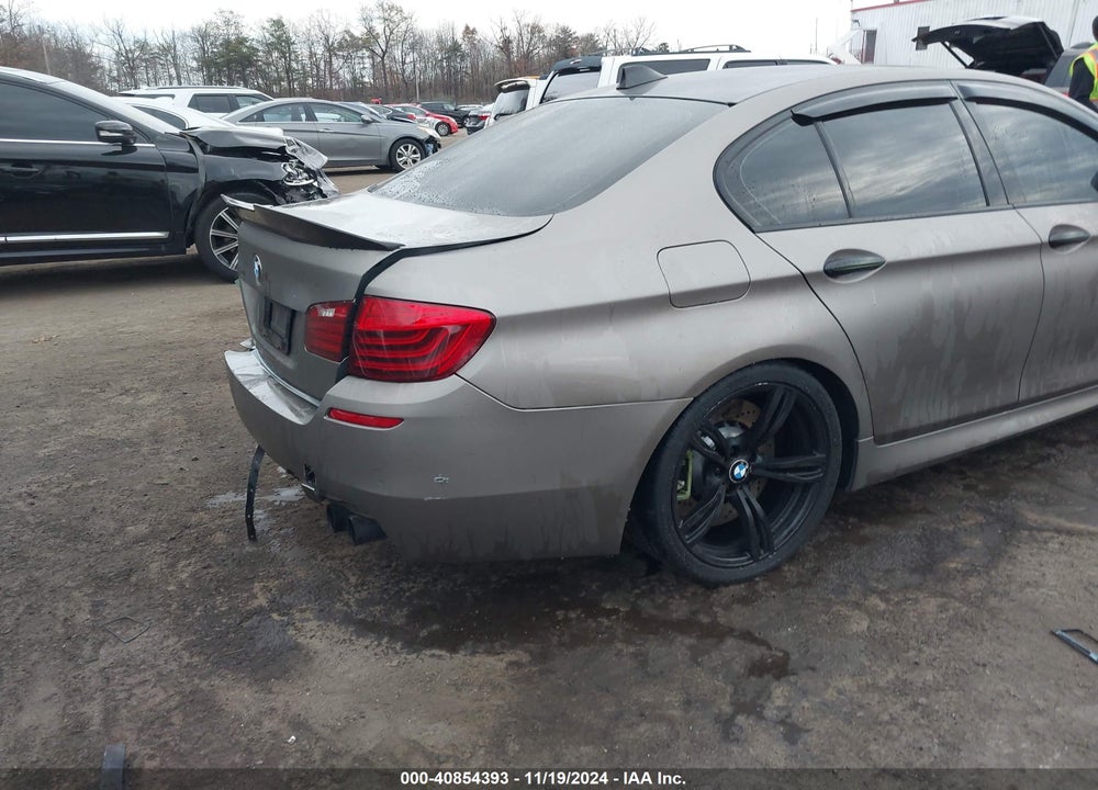 2015 BMW M5 VIN: WBSFV9C57FD594670