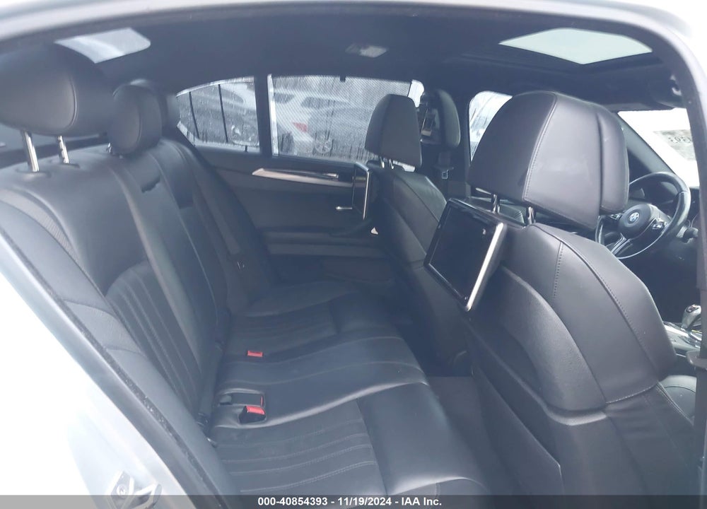 2015 BMW M5 VIN: WBSFV9C57FD594670