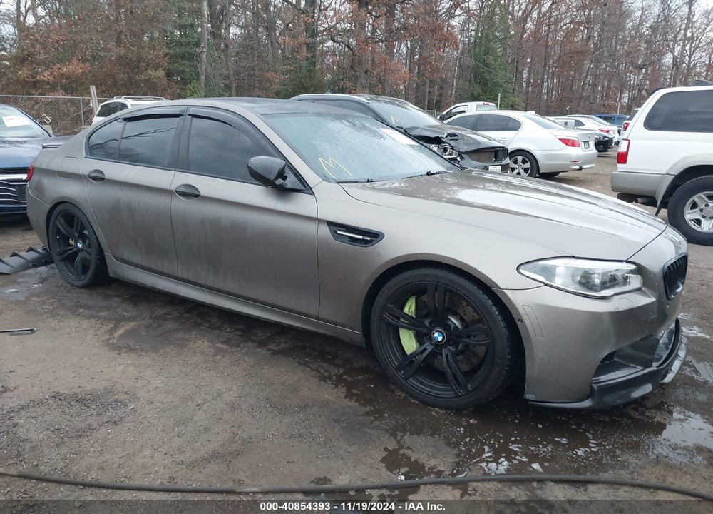 2015 BMW M5 VIN: WBSFV9C57FD594670