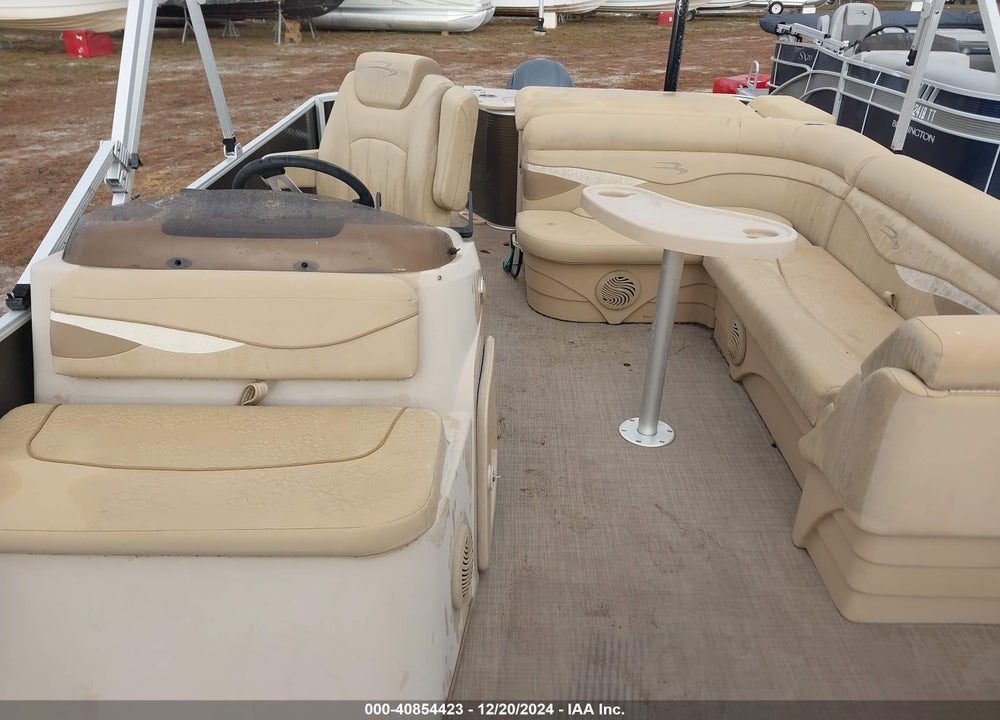 2016 BENNINGTON OTHER VIN: ETWD3949E616