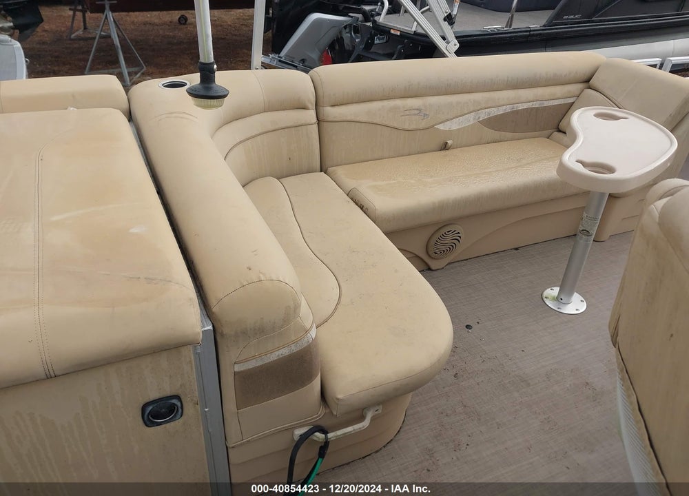 2016 BENNINGTON OTHER VIN: ETWD3949E616