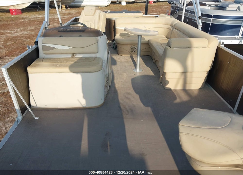 2016 BENNINGTON OTHER VIN: ETWD3949E616