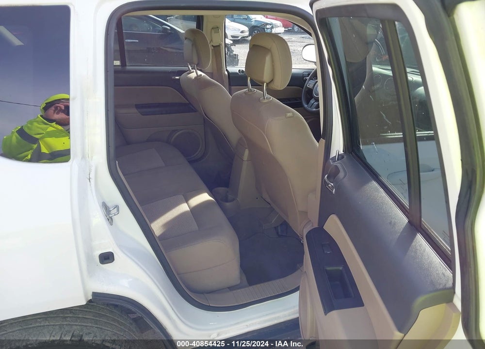 2011 JEEP COMPASS VIN: 1J4NF1FB8BD239482