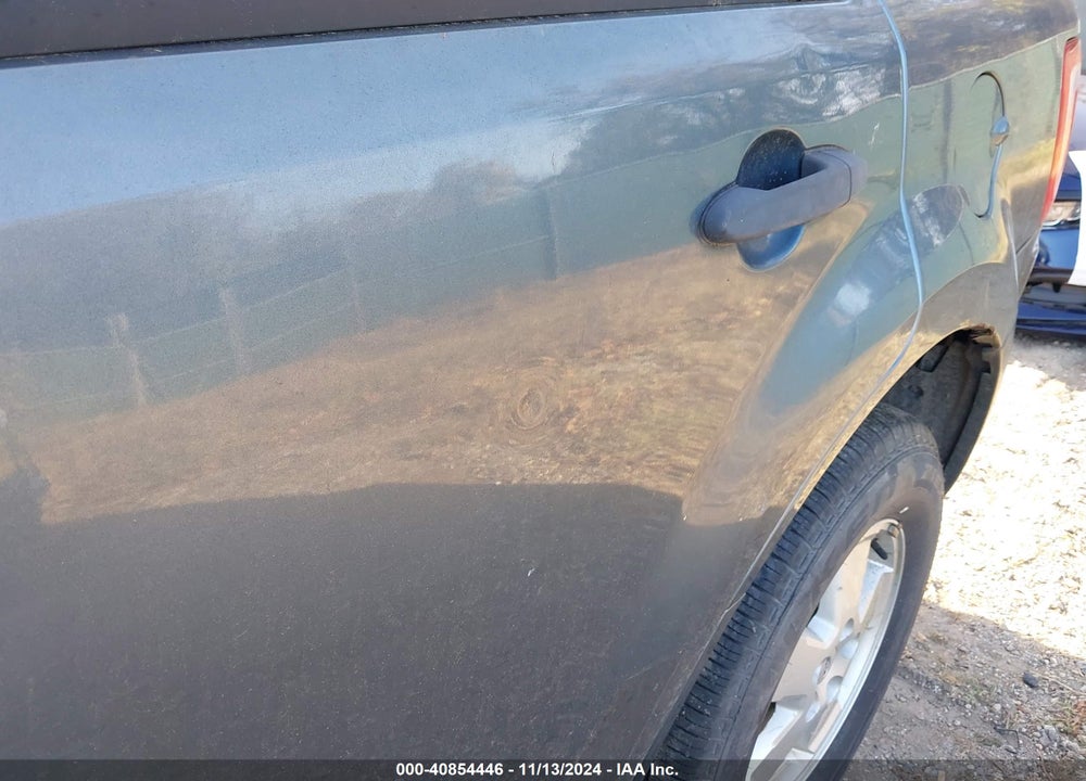 2011 FORD ESCAPE XLS VIN: 1FMCU0C70BKC28528