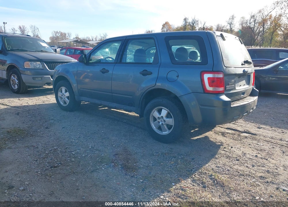 2011 FORD ESCAPE XLS VIN: 1FMCU0C70BKC28528