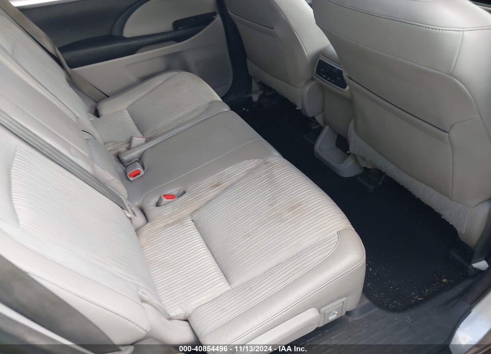 2014 TOYOTA HIGHLANDER LE PLUS/LE PLUS V6 VIN: 5TDZKRFH9ES015054