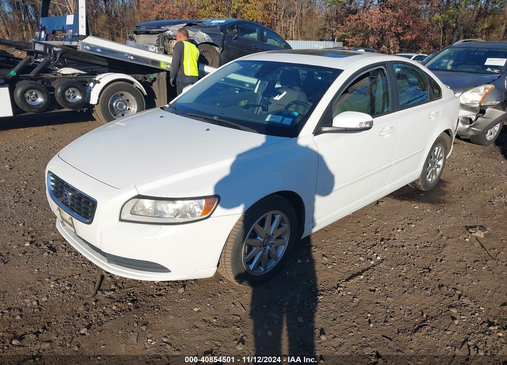 2009 VOLVO S40 2.4I VIN: YV1MS382192445880