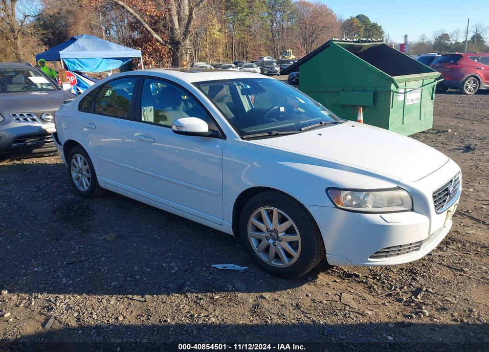 2009 VOLVO S40 2.4I VIN: YV1MS382192445880