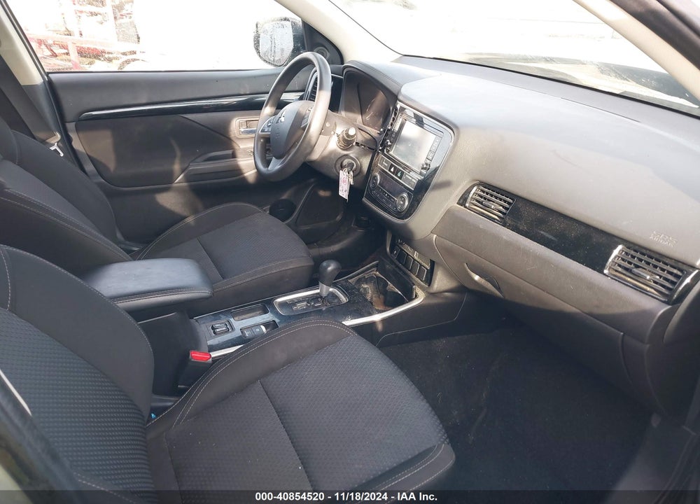2019 MITSUBISHI OUTLANDER ES VIN: JA4AD2A31KZ054509