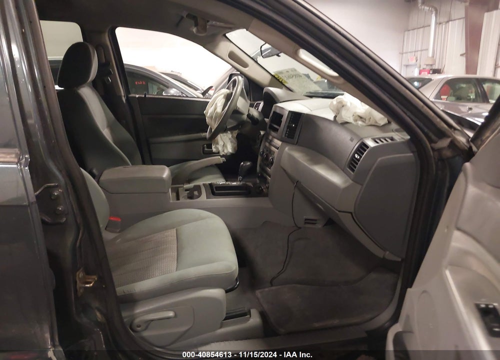 2007 JEEP GRAND CHEROKEE LAREDO VIN: 1J8GR48K87C582092