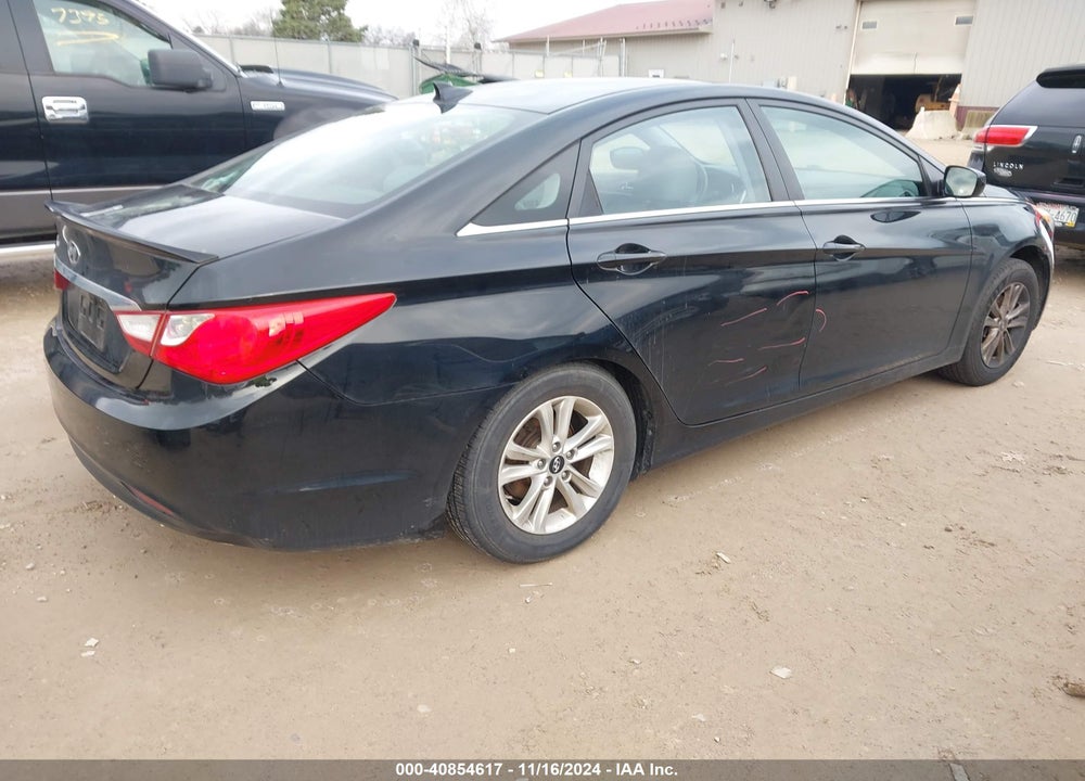 2013 HYUNDAI SONATA GLS VIN: 5NPEB4ACXDH647188
