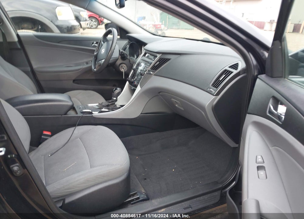 2013 HYUNDAI SONATA GLS VIN: 5NPEB4ACXDH647188