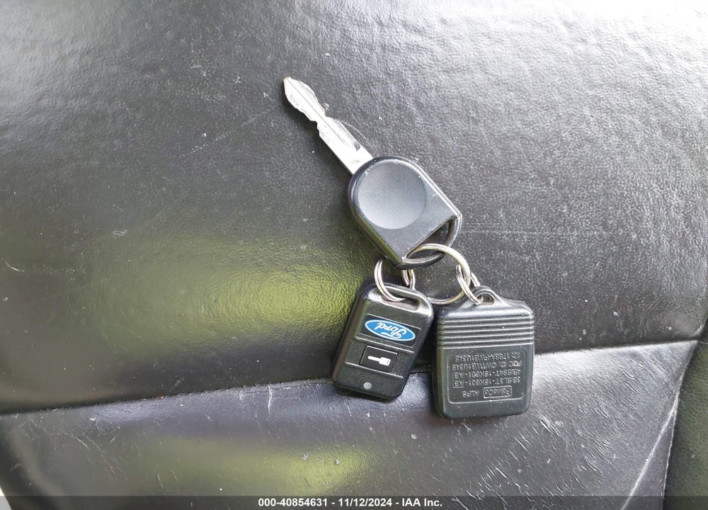 2010 FORD FOCUS SEL VIN: 1FAHP3HN9AW170393