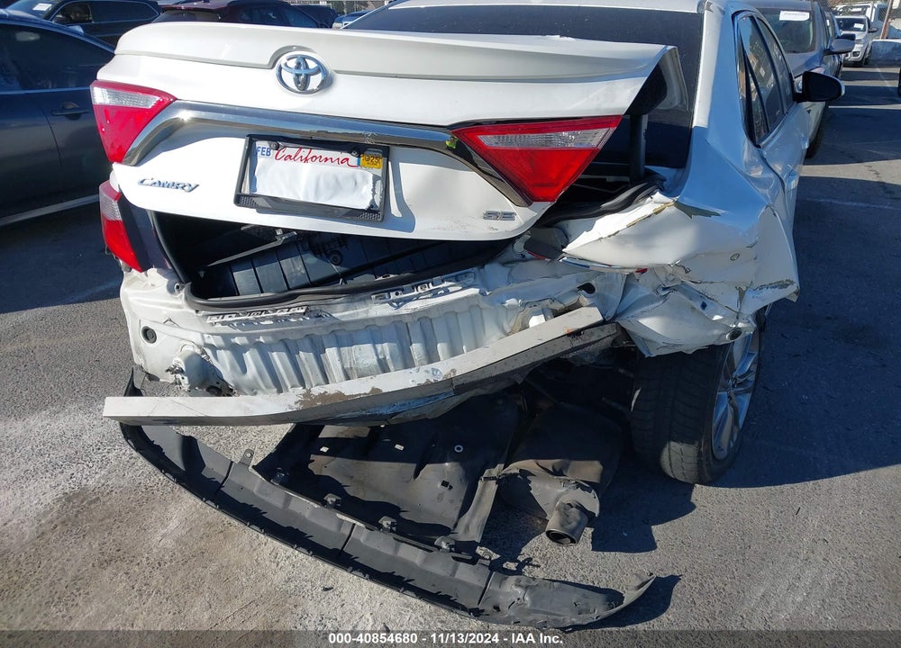 2015 TOYOTA CAMRY SE VIN: 4T1BF1FK2FU059652