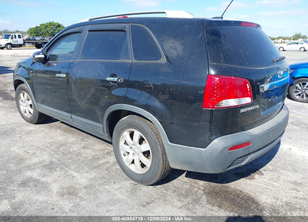 2012 KIA SORENTO LX VIN: 5XYKT3A63CG220011