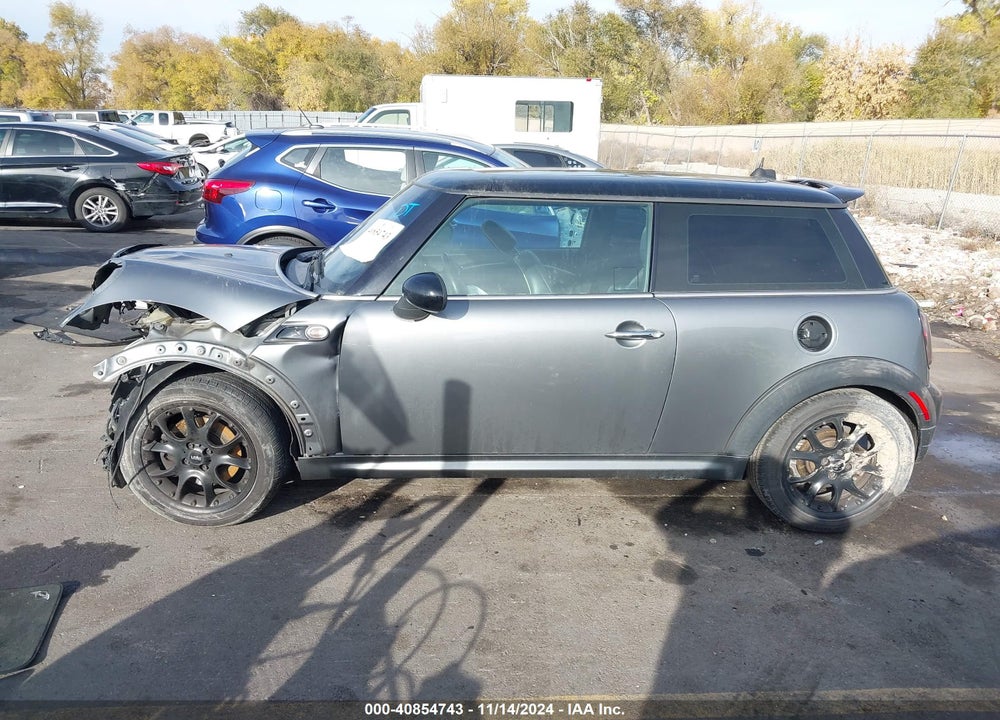 2007 MINI COOPER S VIN: WMWMF73547TT80160