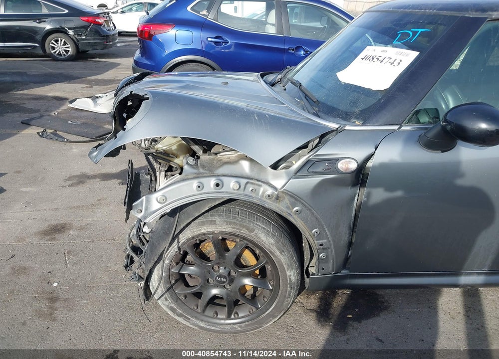 2007 MINI COOPER S VIN: WMWMF73547TT80160