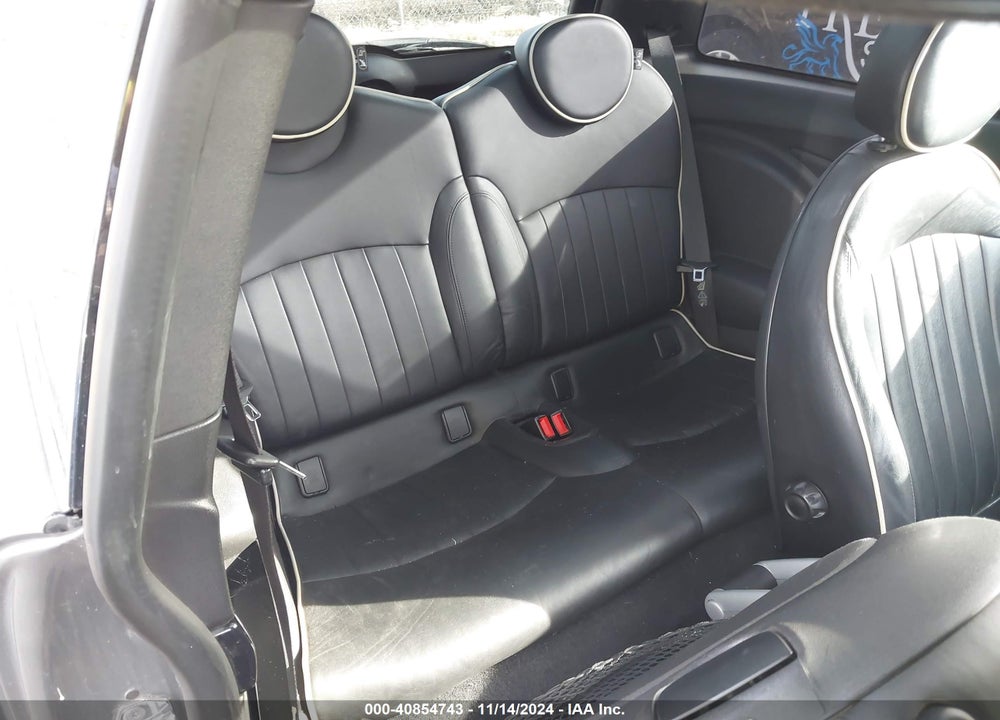 2007 MINI COOPER S VIN: WMWMF73547TT80160