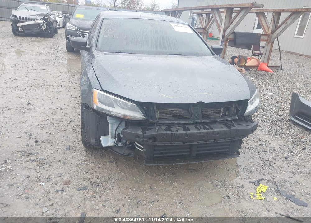2015 VOLKSWAGEN JETTA 1.8T SE VIN: 3VWD17AJ0FM355588