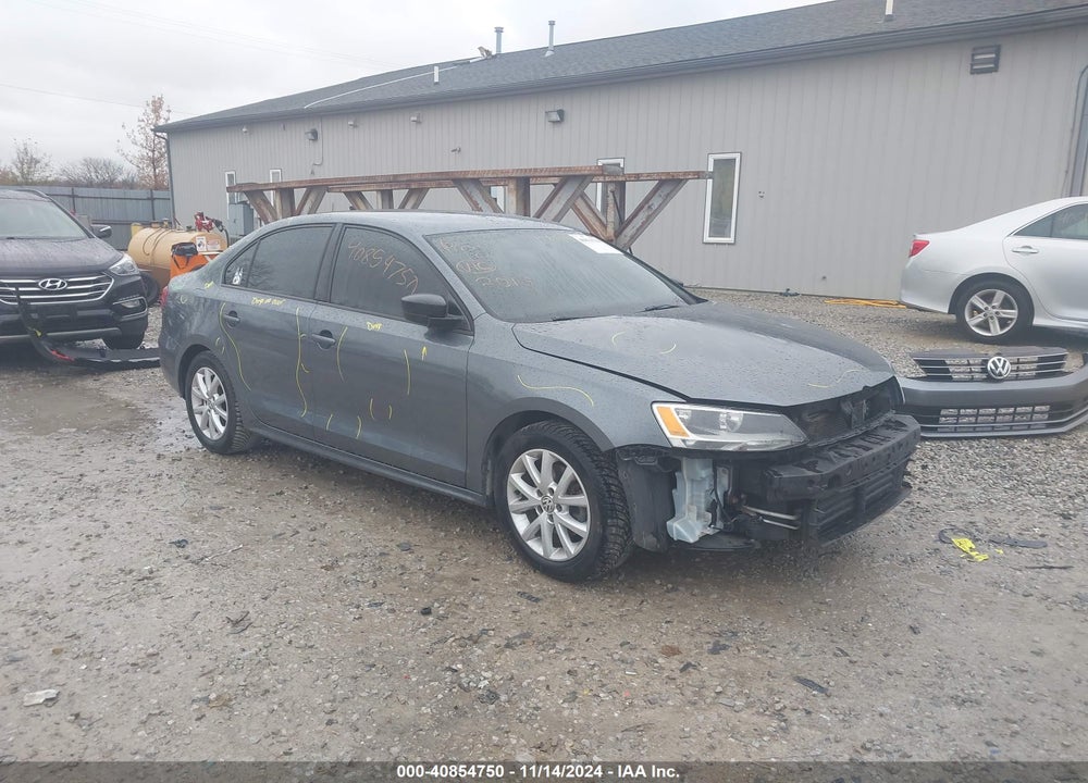 2015 VOLKSWAGEN JETTA 1.8T SE VIN: 3VWD17AJ0FM355588