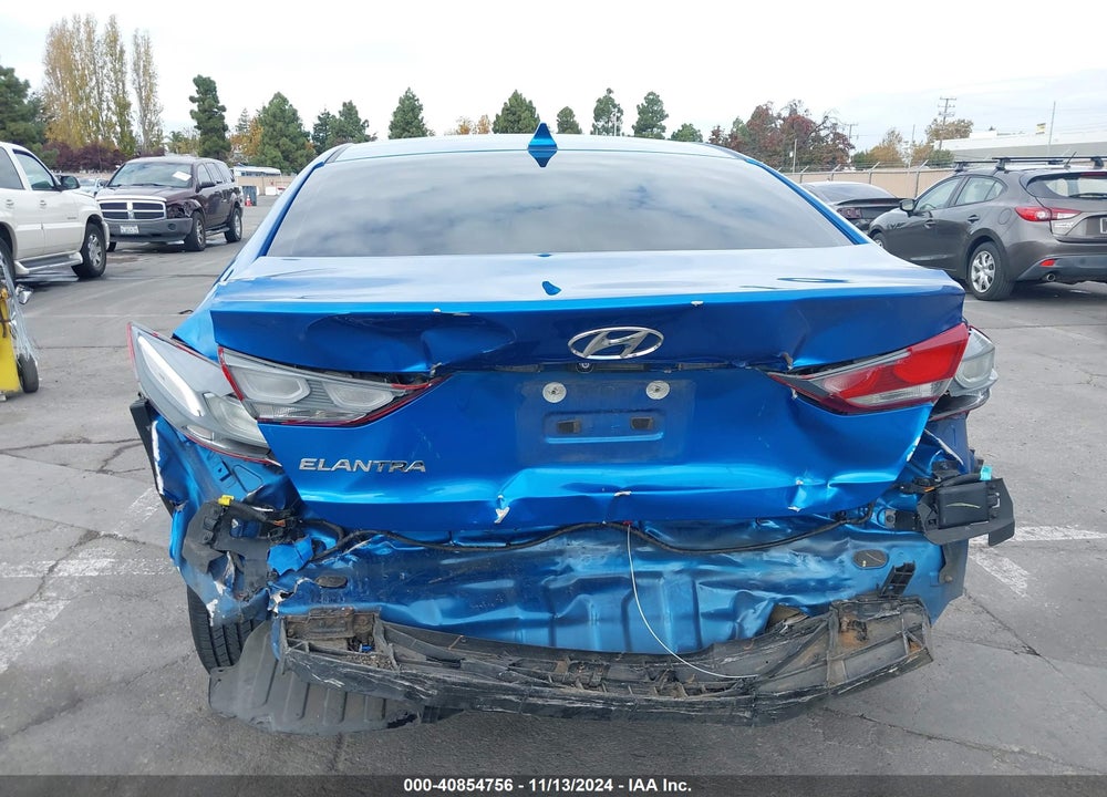 2018 HYUNDAI ELANTRA SEL VIN: 5NPD84LFXJH233907